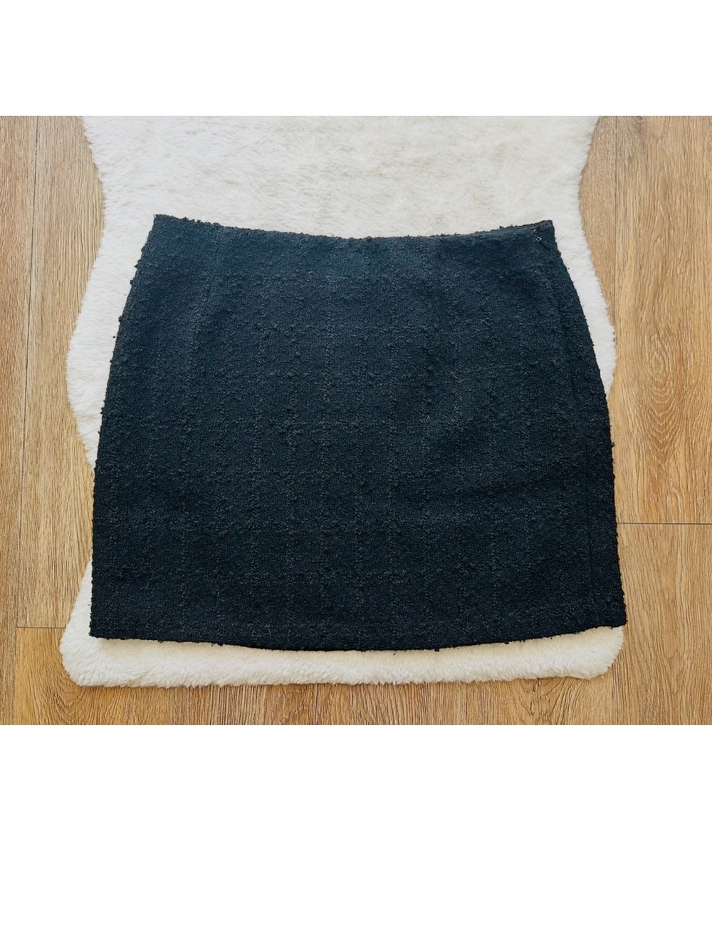 H&M Black Bouclé Mini Skirt US 10 | Quiet Luxury | Old Money | Office Chic